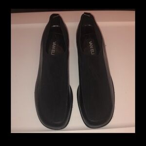 New Vaneli Ladies Leather Loafer, Size 11